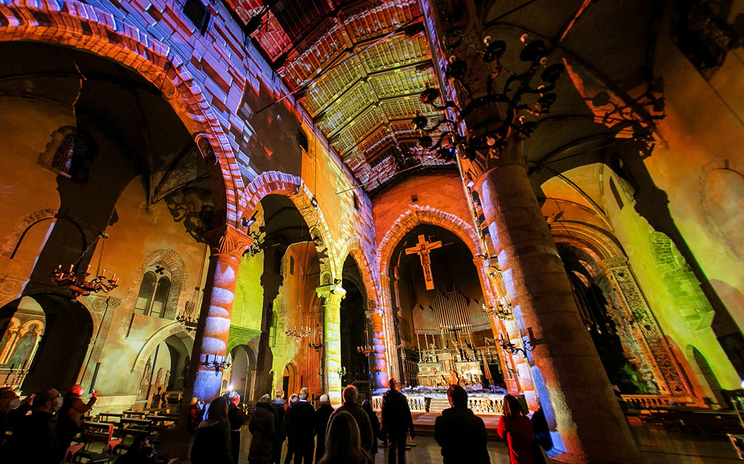 video mapping che illumina la chiesa di santa caterina d'alessandria a palermo